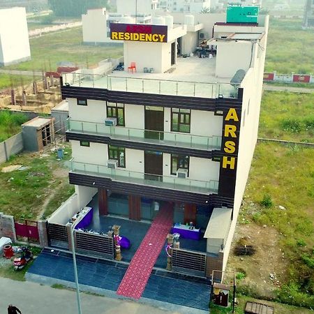 Arsh Residency Hotel Лакнау Екстериор снимка